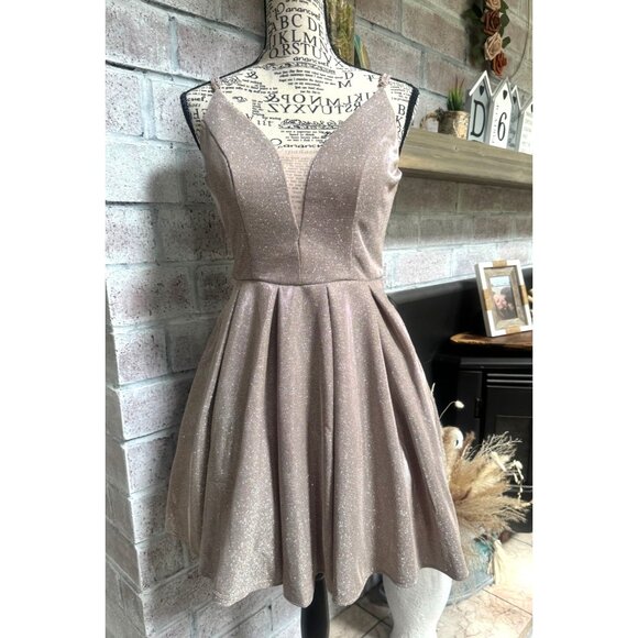 B Darlin Dresses & Skirts - B. Darlin Rose Shimmer Mesh Prom/Party Dress Womens/Junior‎ 3/4 W/Pockets Short